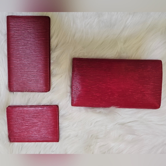 ❤️🎉HOST PICK🎉❤️Louis Vuitton Red Epi bundle (Rare! Good condition!) - Picture 17 of 17